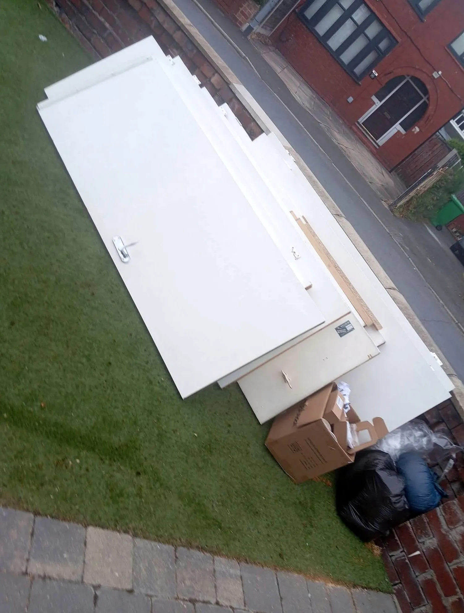 Commercial junk hauling service